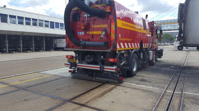 Wegdekreiniging beton en stelconvloeren