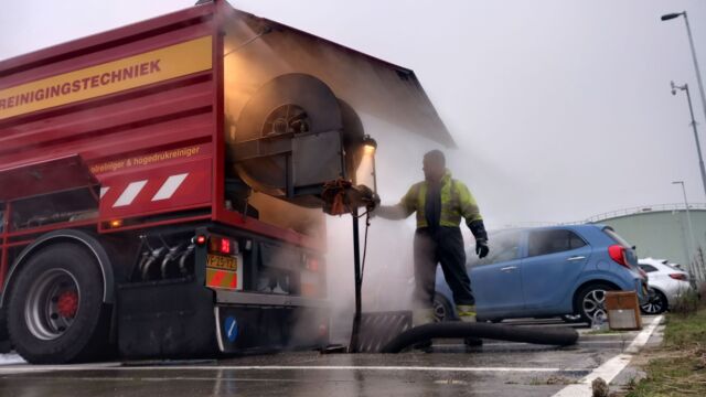 Opruimen brandschade busstalling