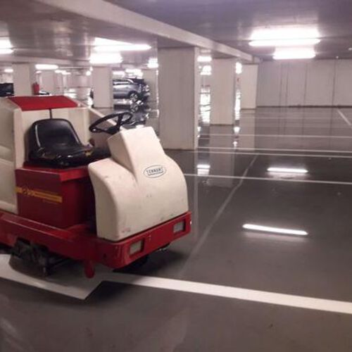 Schrobmachine reinigingsmachine opzit