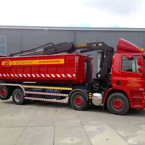 Kraancontainervoertuig ADR 8x2 (KCW) met 20m3 klepcontainer