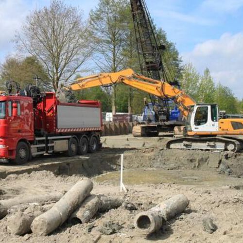 Kraancontainervoertuig 8x2 (KCW) met 20m3 afsluitbare klepcontainer